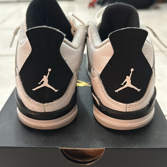Jordan 4 Retro - Picture 2 of 5